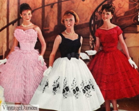 Step Back In Time With A Fabulous 1950s Style Prom Dress!