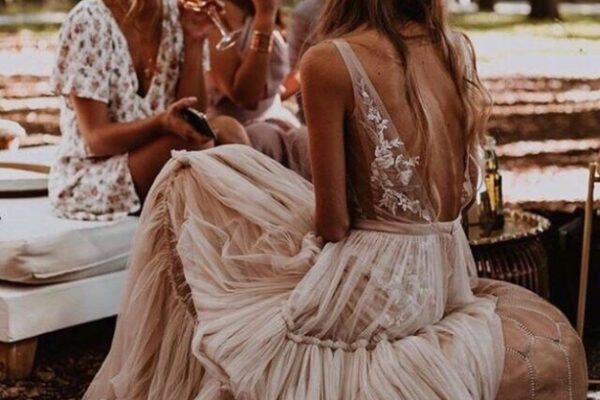 Effortlessly Chic: Bohemian Style Dresses For The Free-Spirited Bride